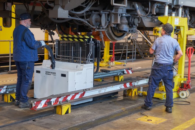 Radsatzwechselwagen für Schienenfahrzeuge Wheelset changing for trains